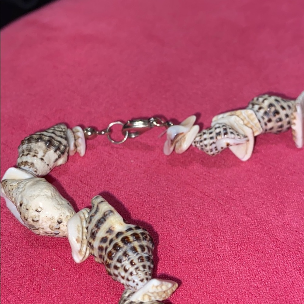 Shell necklace - Picture 2 of 2